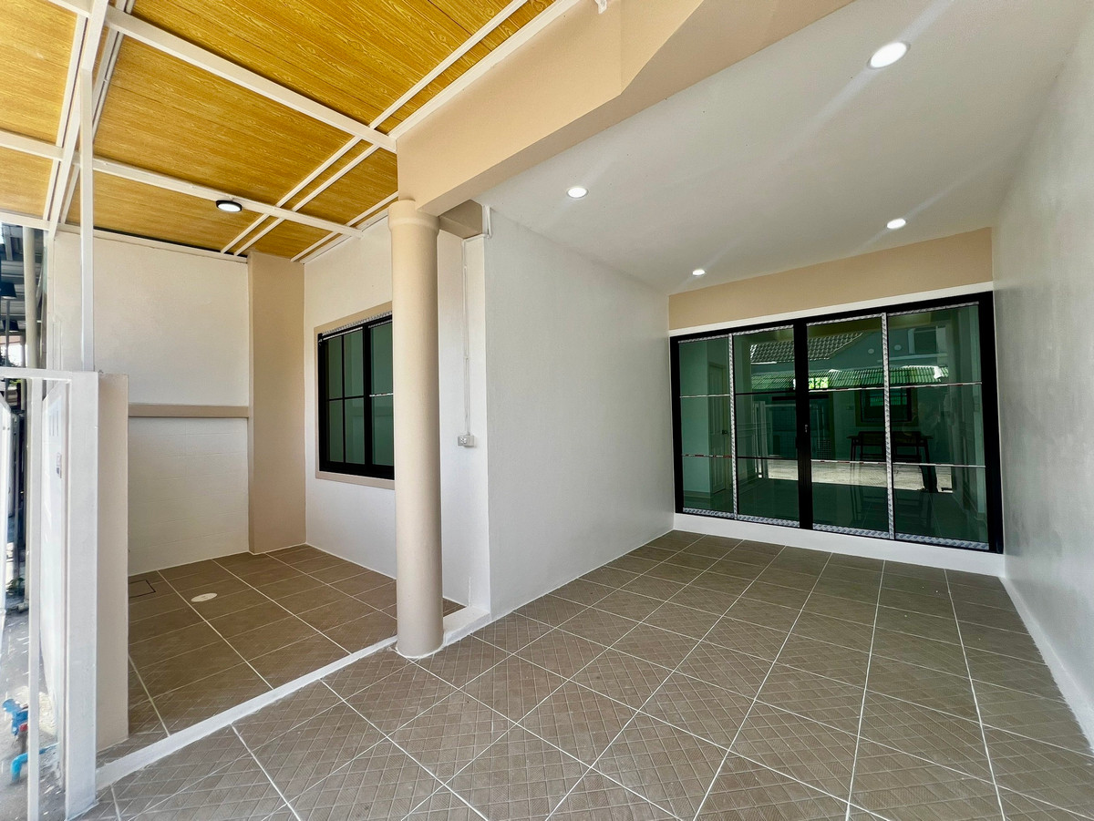 ขายทาวน์เฮ้าส์ชั้นเดียว หมู่บ้านร่มเงาไม้ วัดลาดปลาดุก แต่งใหม่พร้อมอยู่ ฟรีเฟอร์ฯ และโอน  3 นอน 2 น้ำ สวยครบจบที่เดียว เพียง 1.35 ล้าน ฟรีโอน!