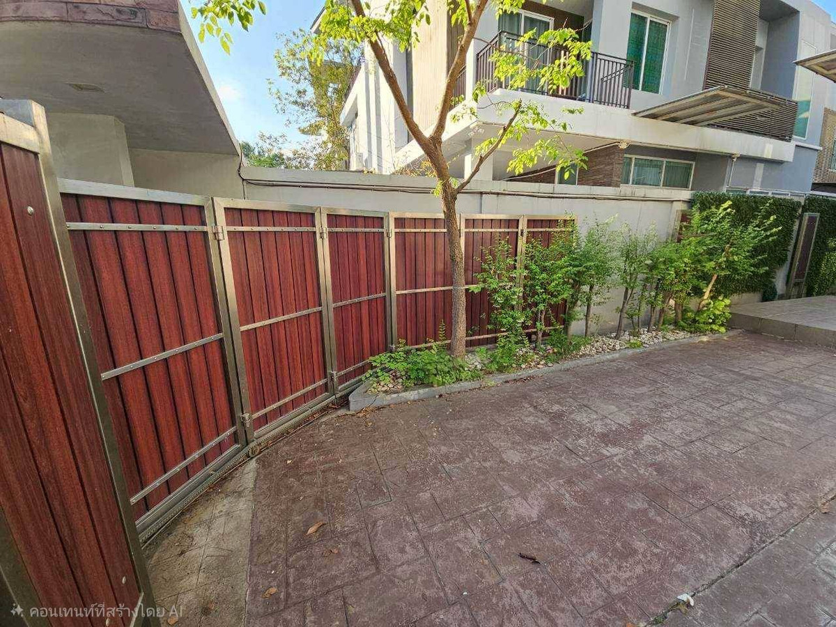 ให้เช่าบ้านแฝด 3 ชั้น โครงการ Grand I-Design วิภาวดีรังสิต ตกแต่งสวยพร้อมอยู่ เฟอร์นิเจอร์และแอร์ครบทุกห้อง ทำเลศักยภาพติดถนนใหญ่ ใกล้สนามบินดอนเมือง และทางด่วนโทลเวย์ เดินทางสะดวกทั้งรถส่วนตัวและรถไฟฟ้า เพียง 35,000 บาท/เดือน