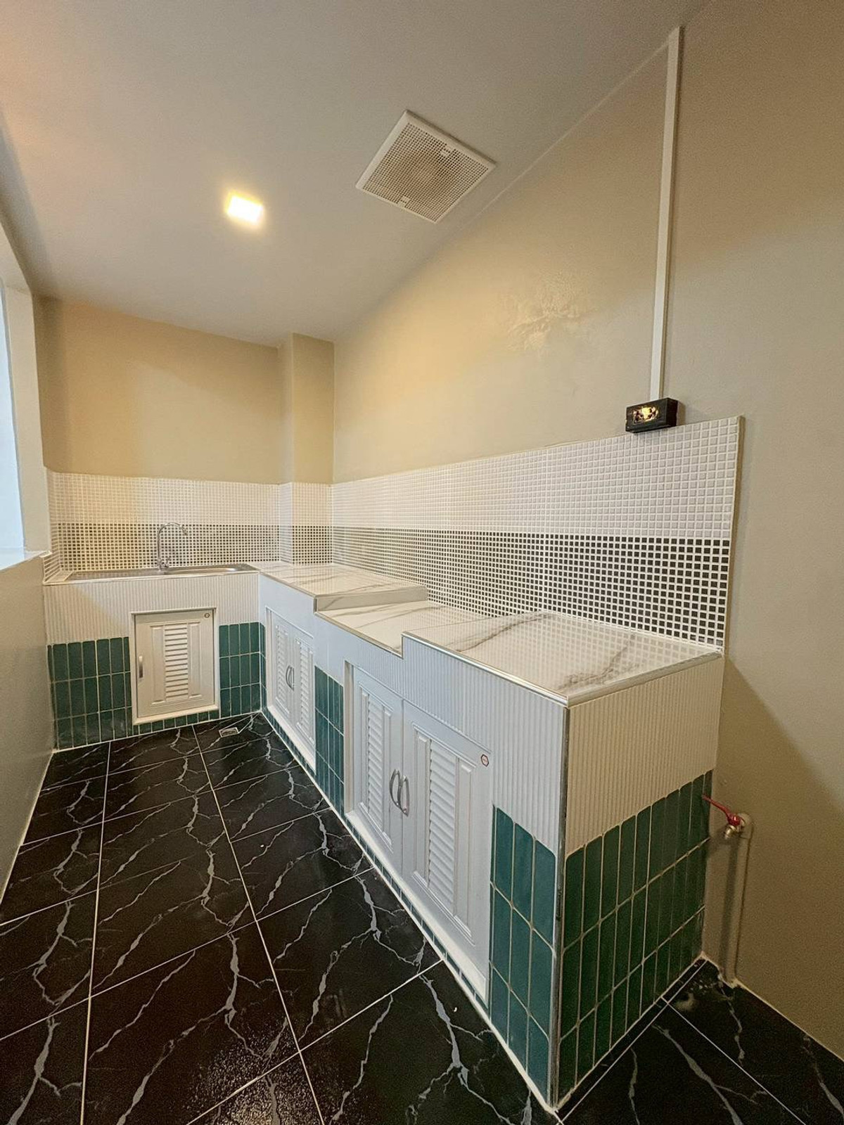 ขายทาวน์เฮ้าส์ 2 ชั้น หมู่บ้านลภาวัน 8 ทำเลชัยพฤกษ์-ราชพฤกษ์ ตกแต่งใหม่พร้อมอยู่ ติดถนนเมน