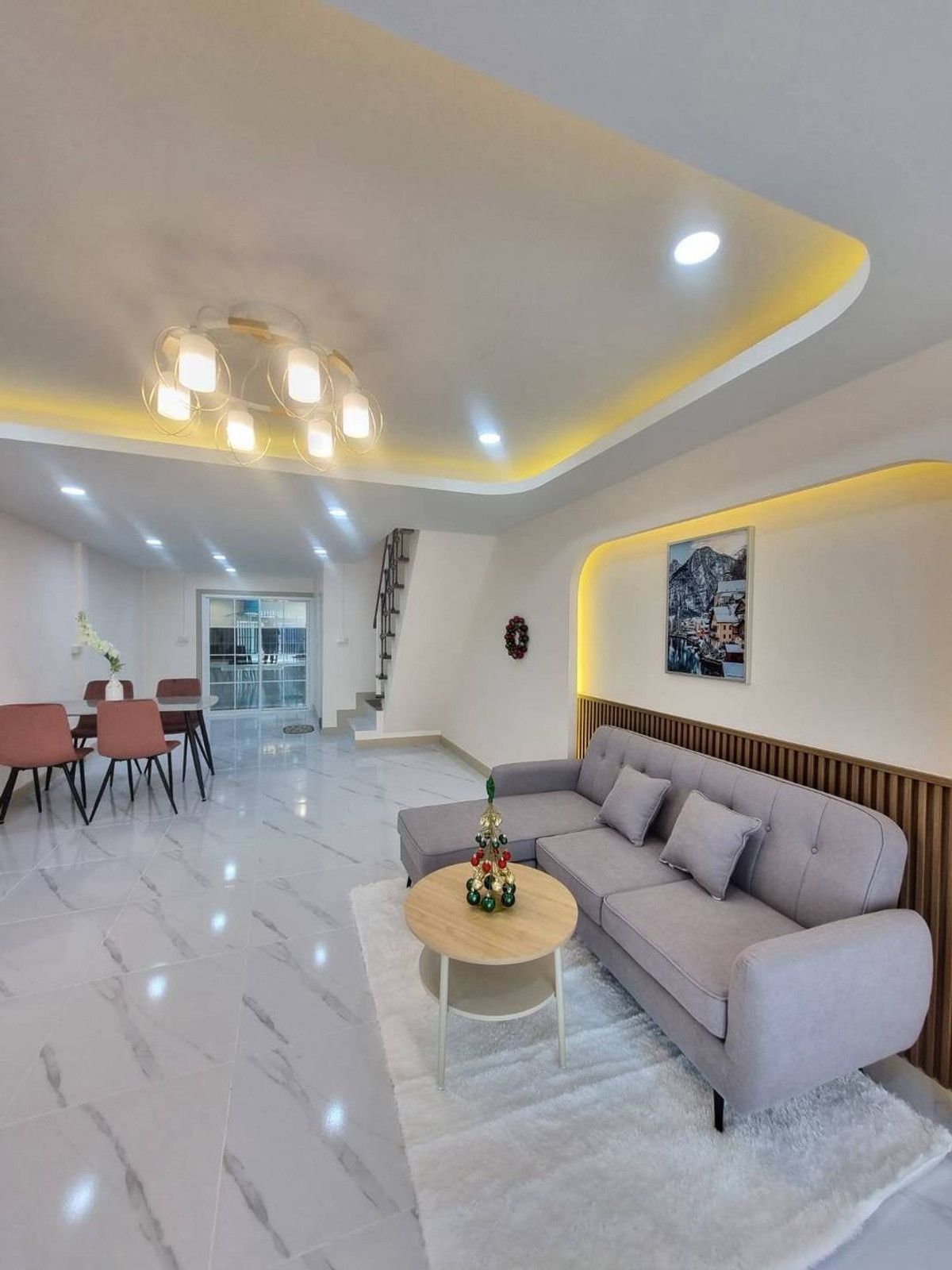 ขายทาวน์เฮาส์ 2 ชั้น หมู่บ้านรัตนาธิเบศร์ ทำเลดีที่สุด ติด Central Westgate และรถไฟฟ้า MRT 2 สถานี