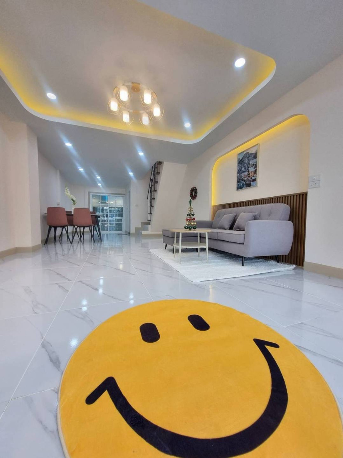 ขายทาวน์เฮาส์ 2 ชั้น หมู่บ้านรัตนาธิเบศร์ ทำเลดีที่สุด ติด Central Westgate และรถไฟฟ้า MRT 2 สถานี