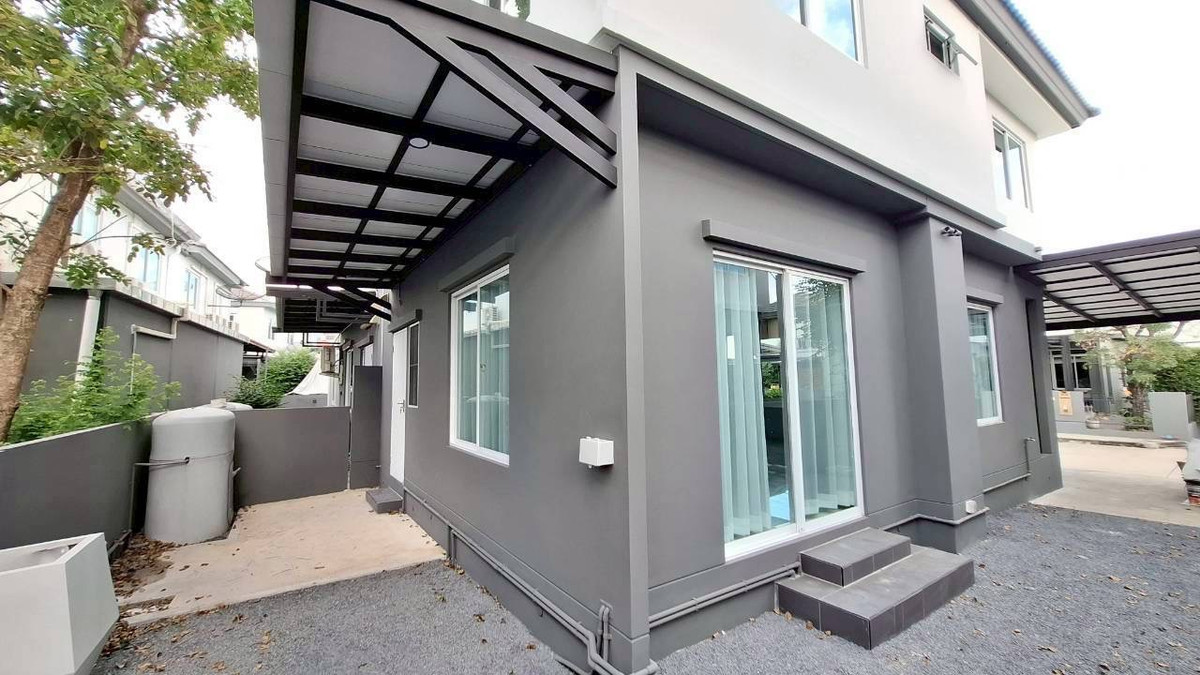 ขายด่วน! บ้านแฝด 2 ชั้น สไตล์บ้านเดี่ยว หมู่บ้านอินนิซิโอ 3 (Inizio 3) ปิ่นเกล้า-วงแหวน เนื้อที่ 35.1 ตร.ว. ตกแต่งใหม่พร้อมเฟอร์นิเจอร์ ฟังก์ชันครบ 3 นอน 3 น้ำ พร้อมห้องอเนกประสงค์ โครงการคุณภาพจาก Land & Houses เพียง 3.99 ล้าน ฟรีโอน!