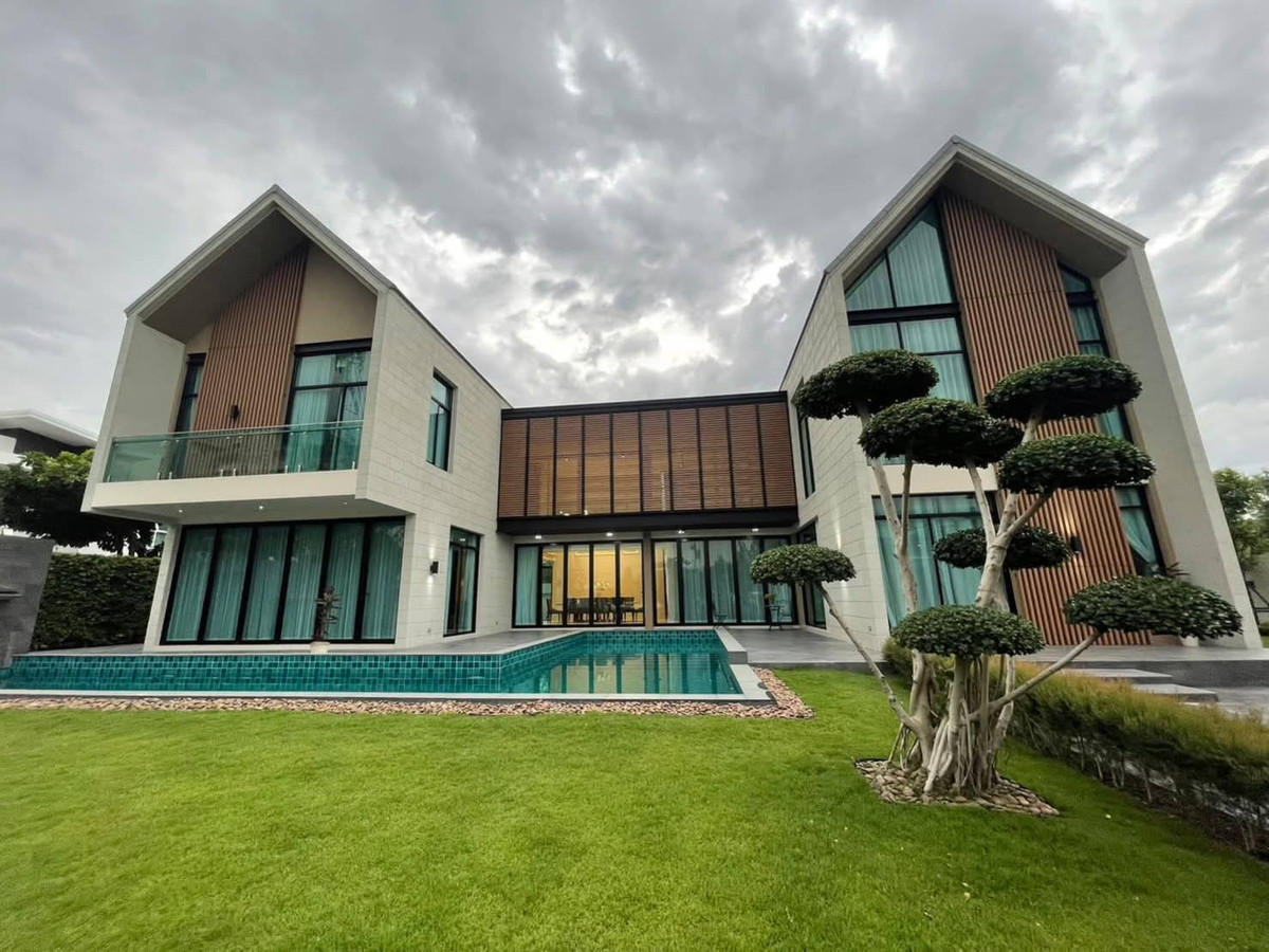 HOT สุด! ขายบ้านหรู 500 ตร.ว. รามอินทรา 117 สระว่ายน้ำส่วนตัว จอดรถ 20 คัน เลขที่บ้านมงคล 99/9 โอกาสทอง! ขายบ้านเดี่ยวหรูสไตล์โมเดิร์นนอร์ดิก ทำเลรามอินทรา 117 เนื้อที่ใหญ่พิเศษ 500 ตร.ว. พื้นที่ใช้สอยกว่า 600 ตร.ม. พร้อมสระว่ายน้ำและเลขที่บ้านมงคล 99/9