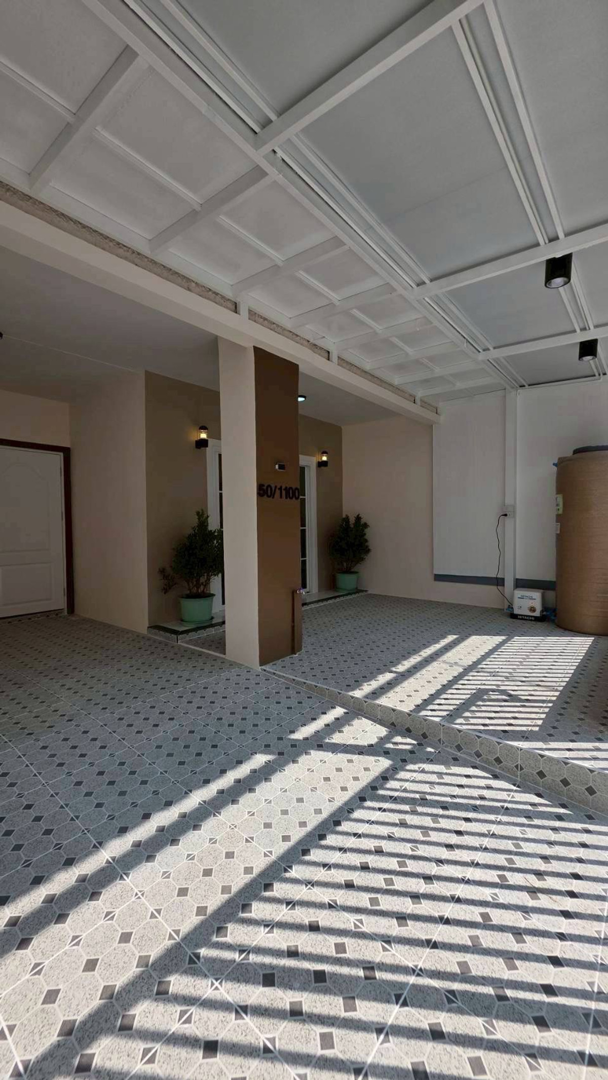 ขายด่วน! ทาวน์เฮาส์ 2 ชั้น ตกแต่งใหม่ทั้งหลัง หมู่บ้านพฤกษา 3 ทำเลศักยภาพถนนวัดลาดปลาดุก หน้าบ้านกว้าง 6 เมตร จอดรถสะดวก ฟังก์ชัน 3 นอน 2 น้ำ สภาพสวยกริ๊บ ใกล้ตลาดและวินรถตู้ต้นสาย เดินทางเข้าเมืองง่าย เพียง 1.89 ล้าน ฟรีโอน!