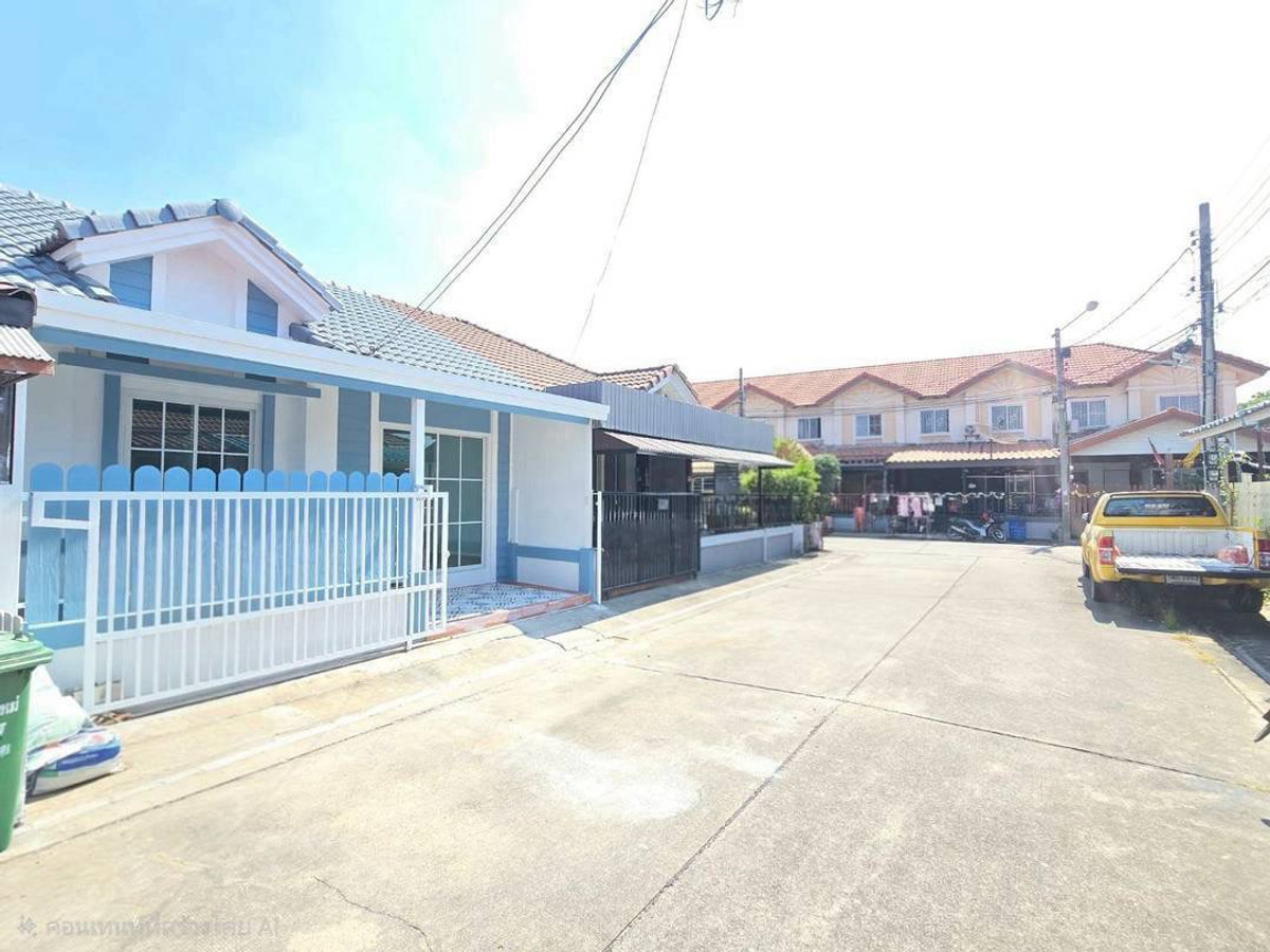 ขายด่วน! ทาวน์เฮ้าส์ชั้นเดียว รีโนเวทใหม่ทั้งหลัง หมู่บ้านพฤกษา 41 ทำเลดีซอยกันตนา-บางใหญ่ เนื้อที่ 16 ตร.ว. ฟังก์ชัน 2 นอน 1 น้ำ ตกแต่งสวยครบถ้วน แถมฟรีเฟอร์นิเจอร์พร้อมใช้งาน สภาพพร้อมอยู่ทันที ในราคาที่ใครก็เป็นเจ้าของได้ เพียง 1.29 ล้าน ฟรีโอน!