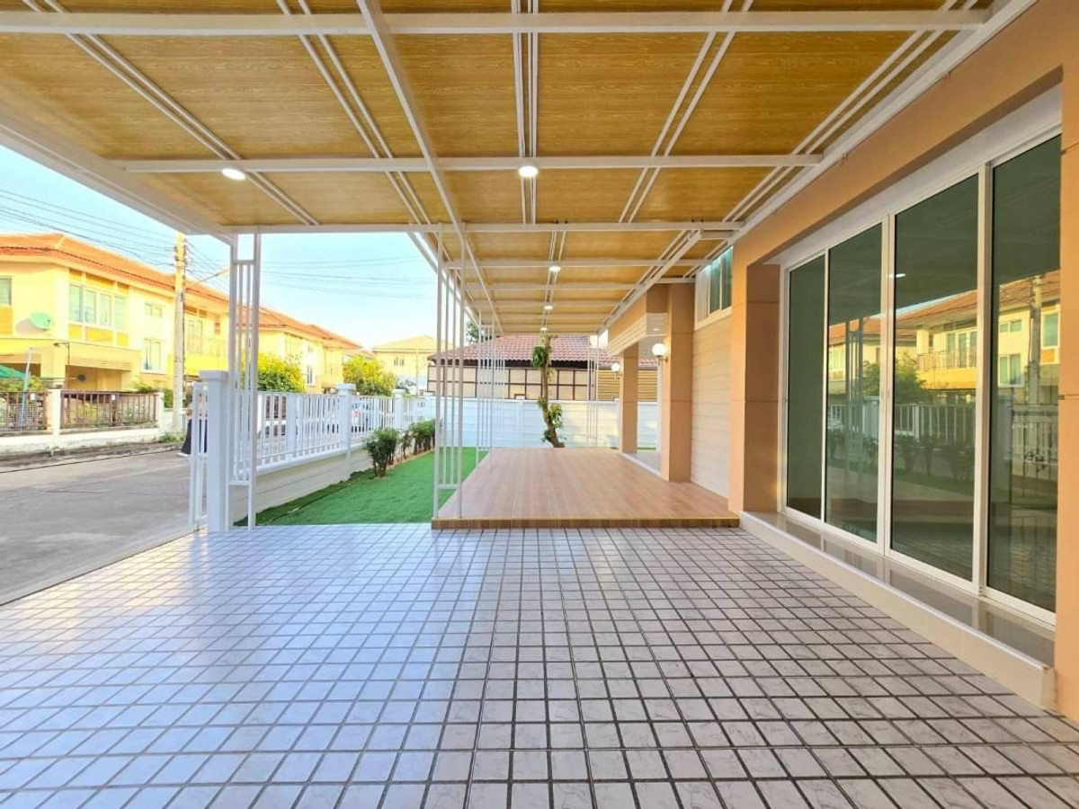 ขายด่วน! บ้านเดี่ยว 2 ชั้น รีโนเวทใหม่ทั้งหลัง หมู่บ้านคุณาภัทร 5 ทำเลดีถนนบ้านกล้วย-ไทรน้อย เนื้อที่กว้าง 52.5 ตร.ว. ฟังก์ชันคุ้มค่า 4 นอน 2 น้ำ (มีห้องนอนชั้นล่าง) พร้อมห้องอาหารแยกเป็นสัดส่วน จอดรถสะดวก เดินทางเข้า-ออกได้ทั้งถนนบ้านกล้วยและวัดลาดปลาดุก